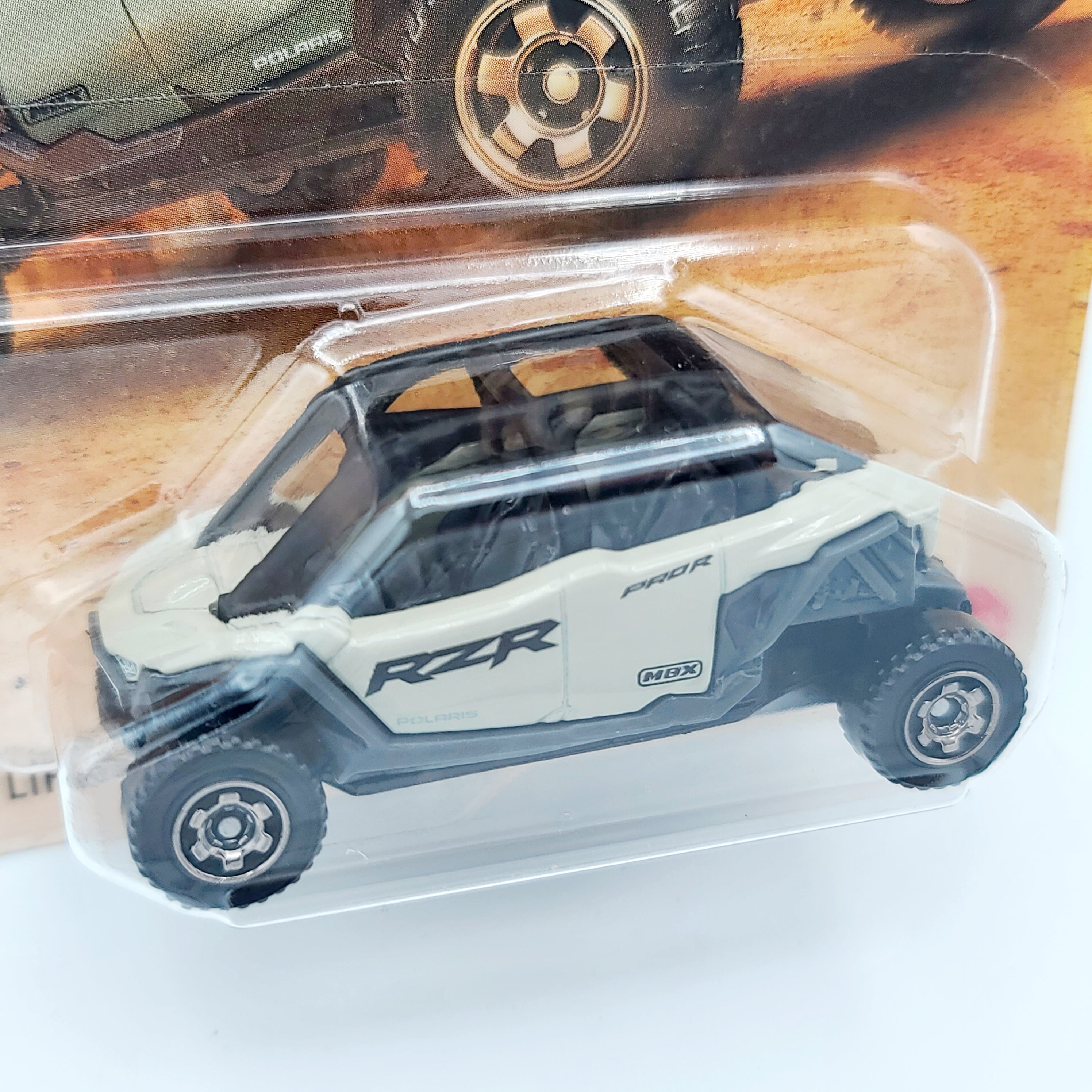 Matchbox Polaris RZR R4 Pro Sport (2025 Mix 12 M Basic)